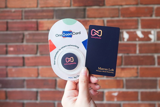 Employees receiving personalised NFC business cards as corporate welfare gifts